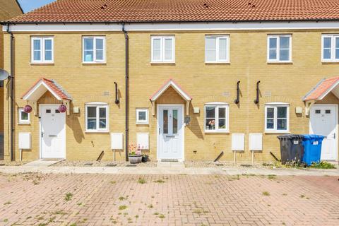 2 bedroom terraced house for sale, Lupton Close, Oulton