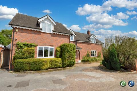 5 bedroom farm house for sale, Dagdale, Bramshall, Uttoxeter, ST14 5BJ