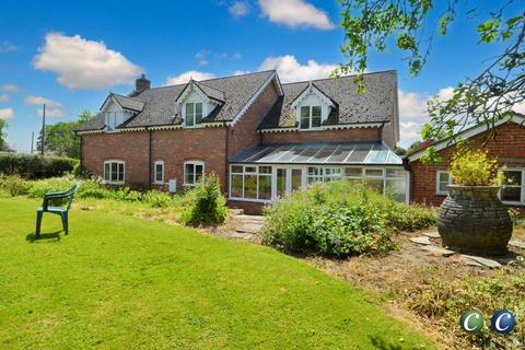 5 bedroom farm house for sale, Dagdale, Bramshall, Uttoxeter, ST14 5BJ