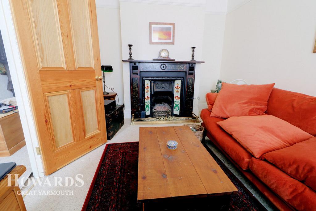 Palgrave Road, Great Yarmouth 3 bed terraced house for sale £185,000