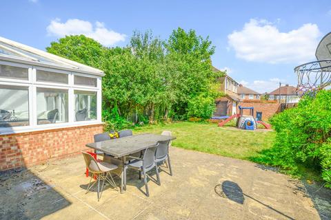 undefined, Cottimore Avenue, Walton-on-Thames, KT12