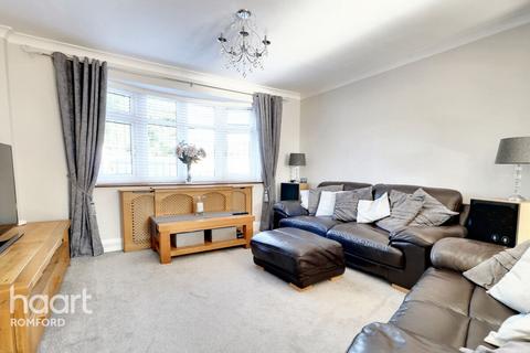 5 bedroom semi-detached house for sale, Dunster Close, Romford, RM5 3AT