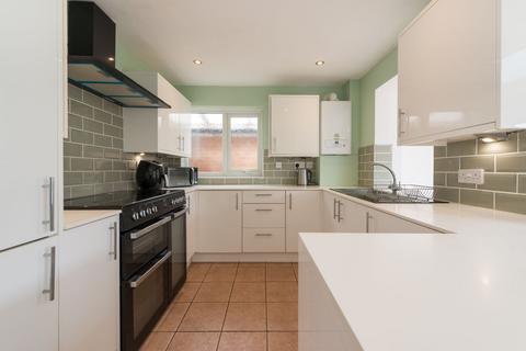 2 bedroom semi-detached bungalow for sale, Derwent Avenue, Ramsgate, CT11