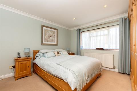 4 bedroom semi-detached house for sale, Barnes Cray Road, Crayford, Kent