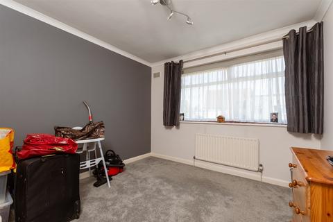 4 bedroom semi-detached house for sale, Barnes Cray Road, Crayford, Kent