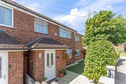 4 bedroom semi-detached house for sale, Barnes Cray Road, Crayford, Kent