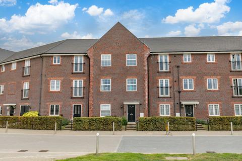 2 bedroom flat for sale, Somerley Drive, Crawley RH10