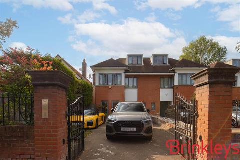 5 bedroom semi-detached house to rent, Arthur Road, London