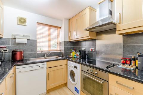 2 bedroom flat to rent, Westferry Road, Isle Of Dogs, London, E14