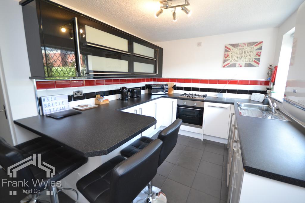 Badgers Walk East, Lytham 2 bed terraced house for sale £196,995