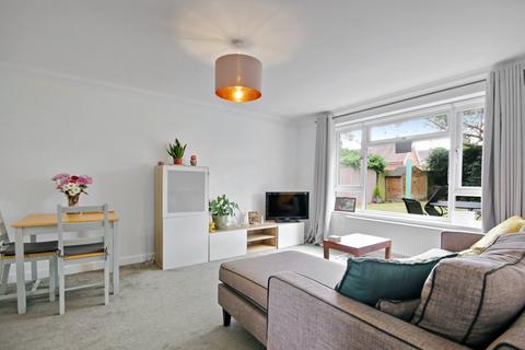 2 bedroom flat for sale, Woodlands Close, Crawley Down, RH10