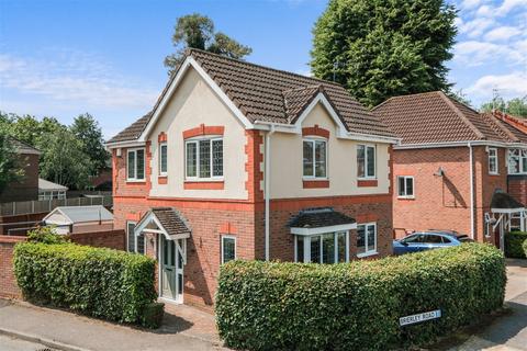 3 bedroom detached house for sale, Royal Worcester Crescent, The Oakalls, Bromsgrove, B60 2TG