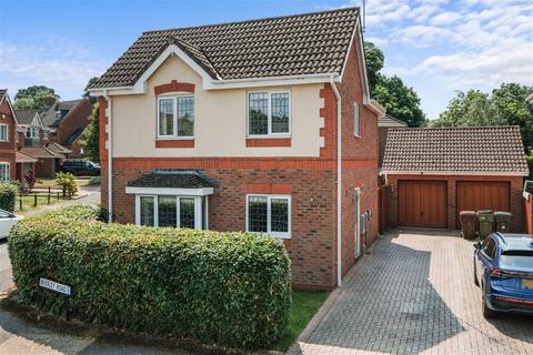 3 bedroom detached house for sale, Royal Worcester Crescent, The Oakalls, Bromsgrove, B60 2TG