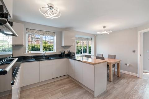 3 bedroom detached house for sale, Royal Worcester Crescent, The Oakalls, Bromsgrove, B60 2TG