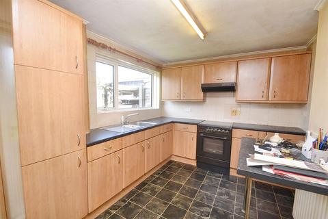 134 Christopher Crescent, Stanley Green, Poole, BH15 3HJ