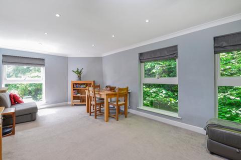 3 bedroom flat for sale, Chapel Fields, Godalming GU7