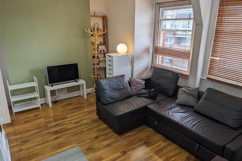 1 bedroom flat to rent, Goswell Road, London EC1V