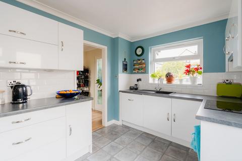 12 Collatons Walk, Bow, Crediton, EX17 6LS