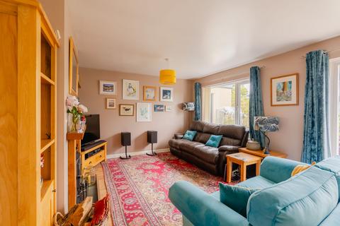 12 Collatons Walk, Bow, Crediton, EX17 6LS
