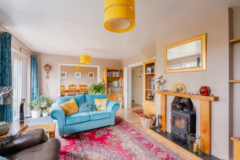 12 Collatons Walk, Bow, Crediton, EX17 6LS