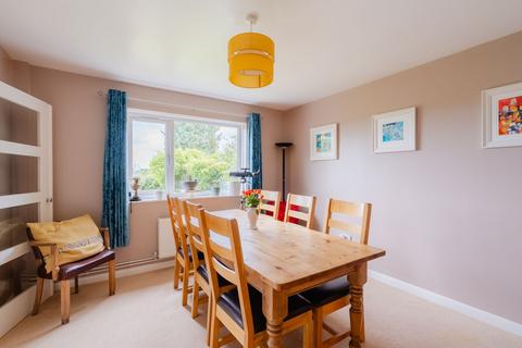 12 Collatons Walk, Bow, Crediton, EX17 6LS