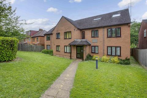 1 bedroom flat for sale, Ostlers Court, High Wycombe