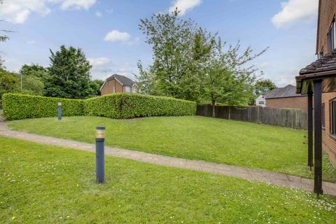 1 bedroom flat for sale, Ostlers Court, High Wycombe