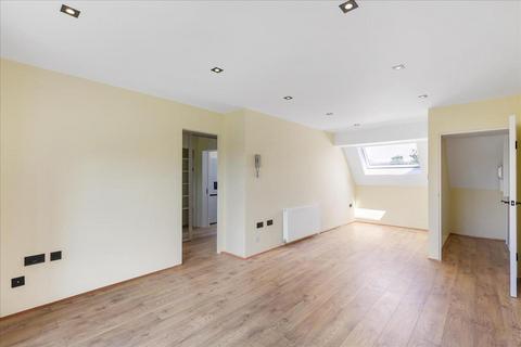 Studio for sale, Crammond Close, Hammersmith, London, W6