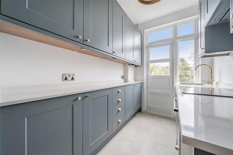 2 bedroom flat for sale, Avenue Elmers, Surbiton KT6
