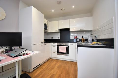 1 bedroom flat to rent, Adenmore Road London SE6