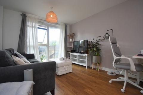 1 bedroom flat to rent, Adenmore Road London SE6