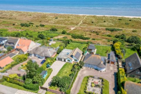 4 bedroom detached bungalow for sale, Bush Road, Winterton-On-Sea