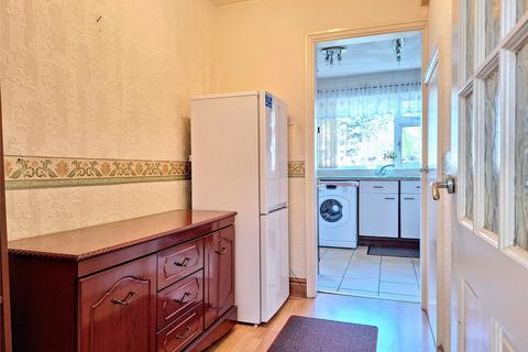 53 Vale Drive, Oldham, OL9 6TJ