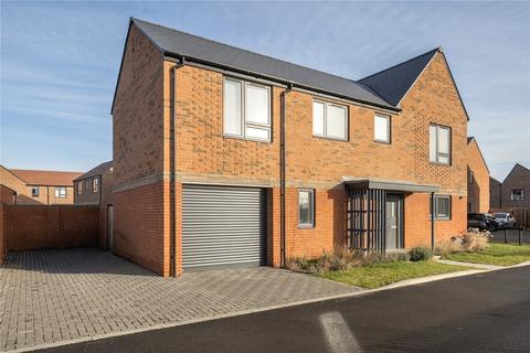 4 bedroom detached house to rent, Hornbeam Way, Ockford Park, Godalming, GU7