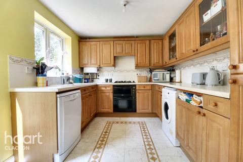 4 bedroom detached house for sale, Peake Avenue, Frinton-On-Sea