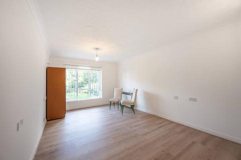 1 bedroom flat for sale, Radbourne Court, Kenton, Harrow, HA3