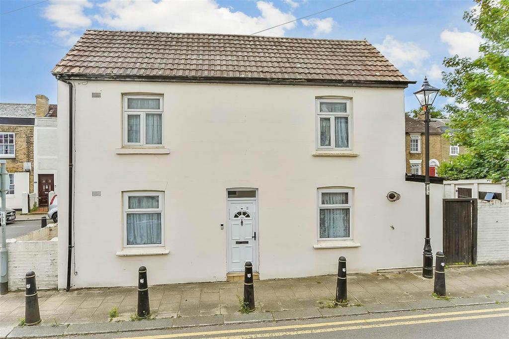 Saunders Street, Gillingham, Kent 2 bed detached house for sale £270,000