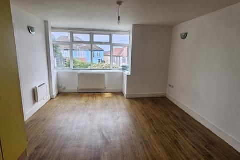 Studio to rent, 111 South Norwood Hill, London SE25