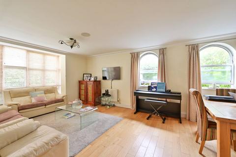 2 bedroom flat to rent, Keble Place, Barnes, London, SW13