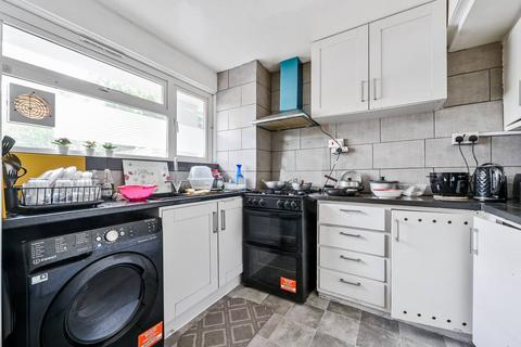 3 bedroom maisonette for sale, Boyton Close, Stepney, London, E1