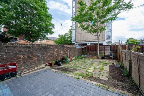 3 bedroom maisonette for sale, Boyton Close, Stepney, London, E1