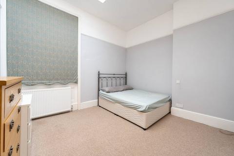 2 bedroom flat to rent, Linden Gardens, Notting Hill Gate, London, W2