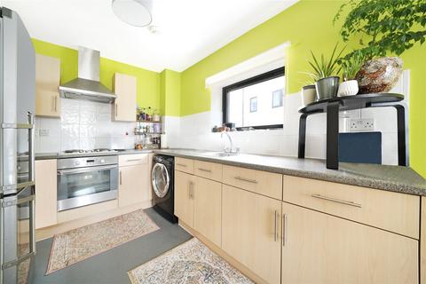 1 bedroom flat for sale, Hillyfield, Walthamstow, London, E17