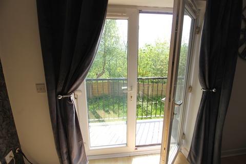 2 bedroom flat for sale, Riverview Court, Mossley, OL5