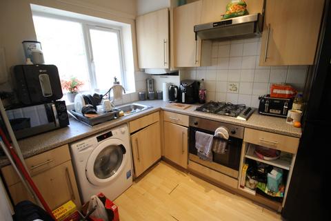 2 bedroom flat for sale, Riverview Court, Mossley, OL5