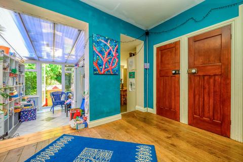 5 Barclose Avenue, Caversham, Reading, RG4 5DR