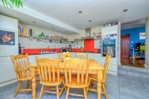 5 Barclose Avenue, Caversham, Reading, RG4 5DR
