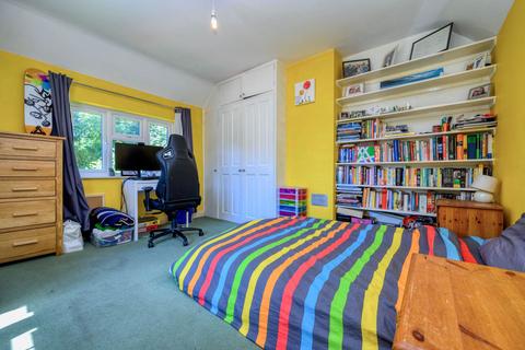 5 Barclose Avenue, Caversham, Reading, RG4 5DR