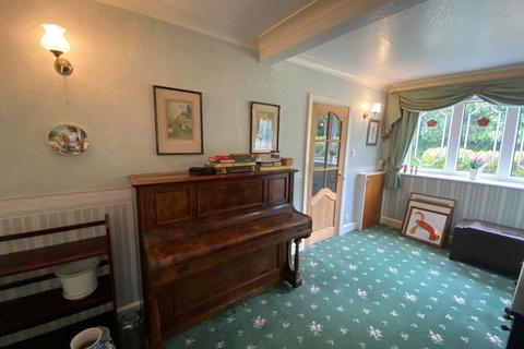 3 Gorsey Lane, Ashton-under-lyne, OL6 9AU