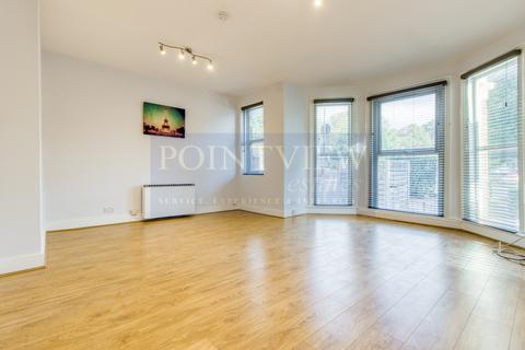 2 bedroom flat for sale, Clapham Common North Side, London SW4